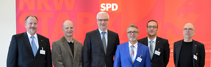 Jörg Schlüter, Stefan Zimkeit MdL, Garrelt Duin, Helmut Brodrick, Jan-Martin Frericks, Ulrich Breitbach (v. l.)