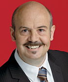 Frank Motschull ist Vorsitzender des Ortsvereins Oberhausen-Ost und sozialpolitischer Sprecher der SPD-Ratsfraktion