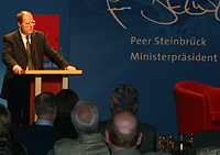 Ministerpräsident Peer Steinbrück hielt die Laudatio zum 140. Geburtstag der Oberhausener SPD